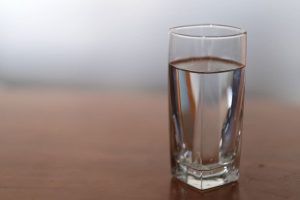 Lee más sobre el artículo Ventajas de tener una fuente de agua en la oficina