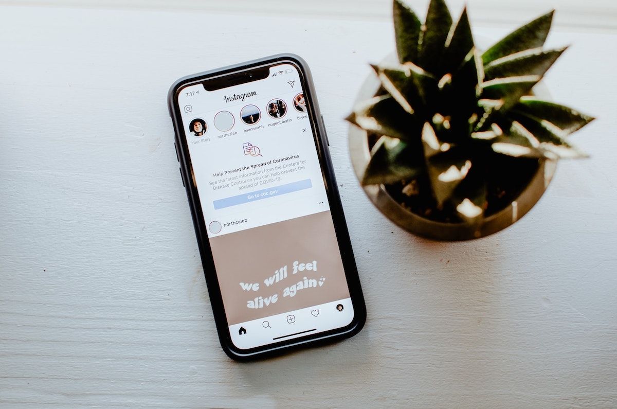 Lee más sobre el artículo Estrategia digital en Instagram para potenciar tu marca personal (sin subir fotos bonitas)
