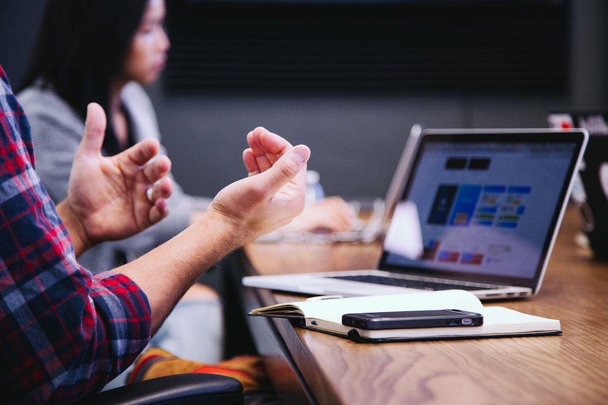 Lee más sobre el artículo 10 canales y estrategias para atraer más clientes a tu negocio digital